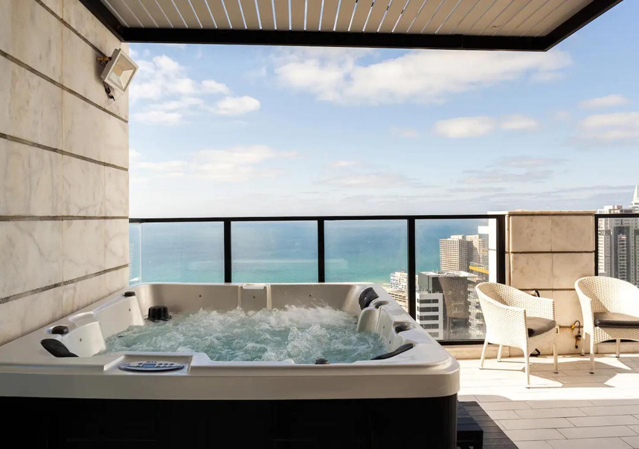 Апартаменты Oַ&O Group- Luxury Penthouse Jacuzzi Sea 36 Floor Бат-Ям Экстерьер фото